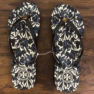 Tory Burch Black Navy Blue Floral Thin Rubber Flip Flops